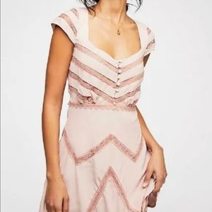 FREE PEOPLE ELLE LACE PINK MINI DRESS TOASTED MINK SIZE 4 NWT New With Tags $250